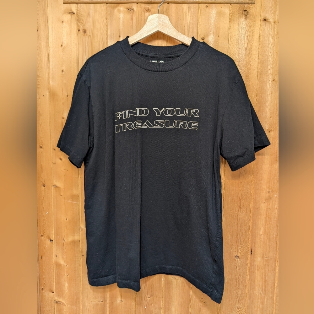 Uniqlo Treasure UT KPop Black Graphic Tee